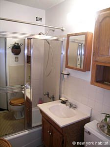 New York 2 Bedroom roommate share apartment - bathroom 1 (NY-14039) photo 2 of 2