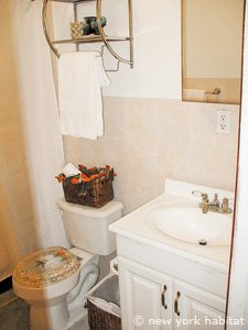 New York 2 Bedroom accommodation - bathroom (NY-14068) photo 2 of 4
