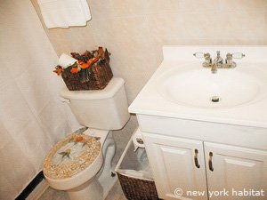 New York 2 Bedroom accommodation - bathroom (NY-14068) photo 4 of 4