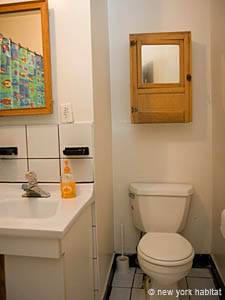 New York Studio apartment - bathroom (NY-14081) photo 2 of 3