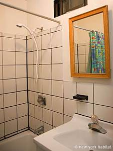 New York Studio apartment - bathroom (NY-14081) photo 3 of 3