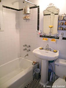 New York 2 Bedroom roommate share apartment - bathroom (NY-14115) photo 1 of 1