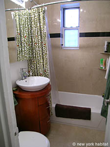 New York 3 Bedroom roommate share apartment - bathroom (NY-14128) photo 1 of 2