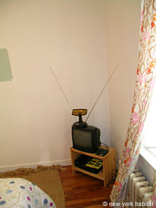 New York 3 Bedroom roommate share apartment - bedroom (NY-14128) photo 4 of 8