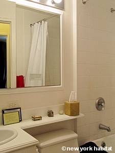 New York T2 appartement colocation - salle de bain (NY-14144) photo 2 sur 3
