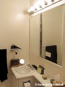 New York T2 appartement colocation - salle de bain (NY-14144) photo 1 sur 3