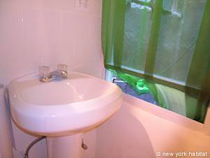 New York T2 logement location appartement - salle de bain (NY-14150) photo 2 sur 3 New York T2 logement location appartement - salle de bain (NY-14150) photo 2 sur 3