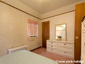 New York 3 Bedroom accommodation bed breakfast - bedroom (NY-14212) photo 3 of 5