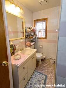 New York 3 Bedroom accommodation bed breakfast - bathroom (NY-14212) photo 4 of 4