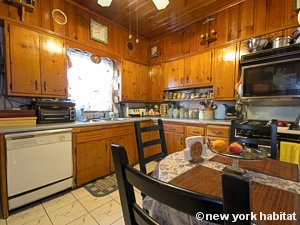 New York 3 Bedroom accommodation bed breakfast - kitchen (NY-14212) photo 1 of 4