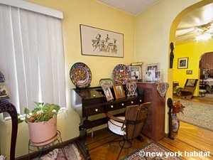 New York 3 Bedroom accommodation bed breakfast - living room (NY-14212) photo 4 of 8