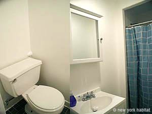 New York 2 Bedroom accommodation - bathroom 1 (NY-14214) photo 1 of 1