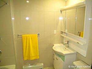 New York 2 Bedroom accommodation - bathroom 1 (NY-14217) photo 1 of 3