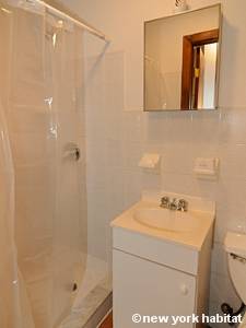 New York Studio accommodation - bathroom (NY-14237) photo 1 of 2