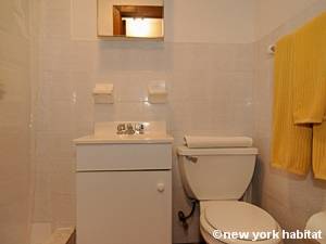 New York Studio accommodation - bathroom (NY-14237) photo 2 of 2