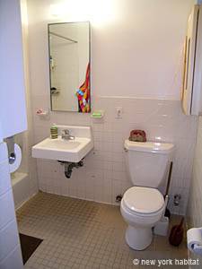 New York 3 Bedroom roommate share apartment - bathroom 1 (NY-14259) photo 3 of 3