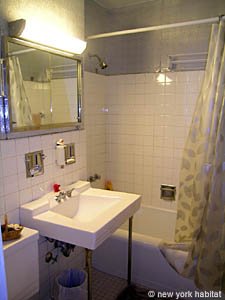 New York 4 Bedroom roommate share apartment - bathroom 2 (NY-14262) photo 1 of 2