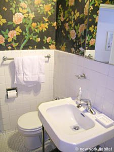 New York 2 Bedroom roommate share apartment - bathroom 1 (NY-14304) photo 3 of 4