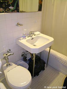 New York 2 Bedroom roommate share apartment - bathroom 1 (NY-14304) photo 4 of 4