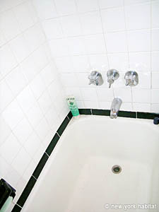 New York 2 Bedroom accommodation - bathroom 1 (NY-14309) photo 1 of 4