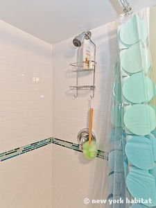 New York Studio - Triplex accommodation - bathroom (NY-14310) photo 2 of 3