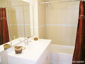 New York 2 Bedroom roommate share apartment - bathroom 1 (NY-14322) photo 3 of 4