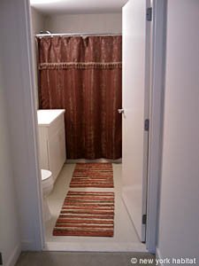 New York 2 Bedroom roommate share apartment - bathroom 1 (NY-14322) photo 4 of 4
