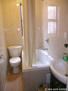 New York 4 Zimmer wohnungsvermietung - badezimmer 1 (NY-14351) photo 2 von 3