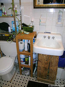 New York Studio apartment - bathroom (NY-1443) photo 2 of 3