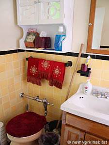 New York 2 Bedroom roommate share apartment - bathroom (NY-14440) photo 2 of 3