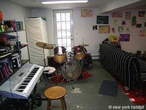 New York 4 Bedroom - Triplex accommodation - living room 2 (NY-14448) photo 3 of 4