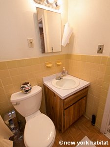 New York Studio accommodation - bathroom (NY-14638) photo 2 of 2