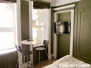 New York 3 Bedroom - Duplex accommodation - bedroom 1 (NY-14878) photo 3 of 5
