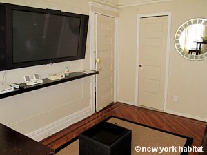 New York 3 Bedroom - Duplex accommodation - living room 3 (NY-14878) photo 3 of 4