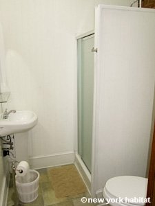New York 2 Bedroom - Duplex accommodation - bathroom 1 (NY-15223) photo 1 of 2