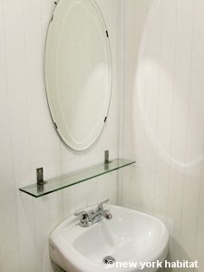 New York 2 Bedroom - Duplex accommodation - bathroom 1 (NY-15223) photo 2 of 2