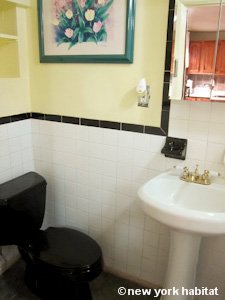New York 2 Bedroom - Duplex accommodation - bathroom 2 (NY-15223) photo 2 of 2