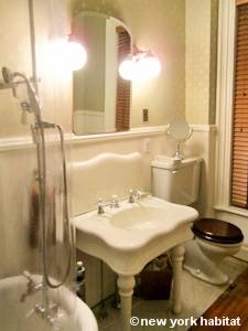 New York T5 - Triplex appartement bed breakfast - salle de bain 1 (NY-15258) photo 2 sur 3