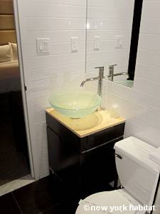 New York Studio apartment - bathroom (NY-15320) photo 2 of 2 New York Studio apartment - bathroom (NY-15320) photo 2 of 2