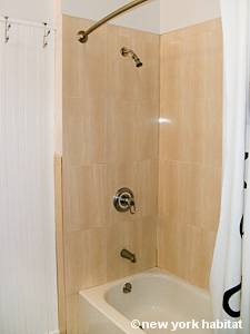 New York T2 - Duplex logement location appartement - salle de bain (NY-15346) photo 2 sur 3