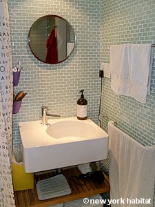 New York 2 Bedroom - Duplex accommodation - bathroom (NY-15407) photo 1 of 3