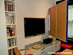 New York 2 Bedroom - Duplex accommodation - bedroom 1 (NY-15407) photo 3 of 6