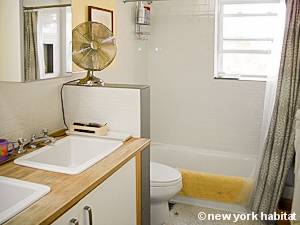 New York 2 Bedroom - Duplex accommodation - bathroom (NY-15439) photo 1 of 4 New York 2 Bedroom - Duplex accommodation - bathroom (NY-15439) photo 1 of 4