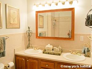 New York 2 Bedroom - Duplex apartment - bathroom 2 (NY-15449) photo 1 of 2
