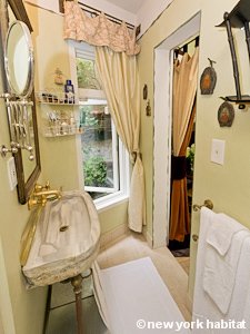 New York 2 Bedroom accommodation - bathroom 1 (NY-15468) photo 3 of 4