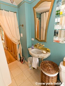 New York 2 Bedroom accommodation - bathroom 2 (NY-15468) photo 4 of 4