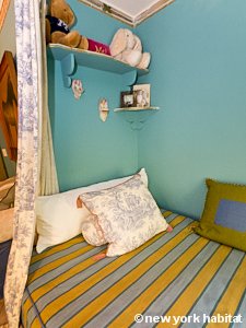 New York 2 Bedroom accommodation - bedroom 2 (NY-15468) photo 3 of 6