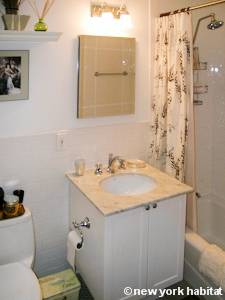 New York 2 Bedroom roommate share apartment - bathroom (NY-15502) photo 1 of 1