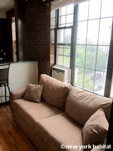 Living room - Photo 3 of 6 Living room - Photo 3 of 6