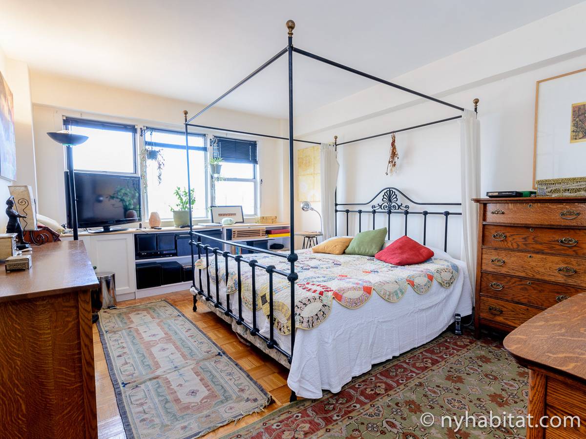 New York Bed And Breakfast 2 Bedroom Apartment Rental in East Village NY15883)